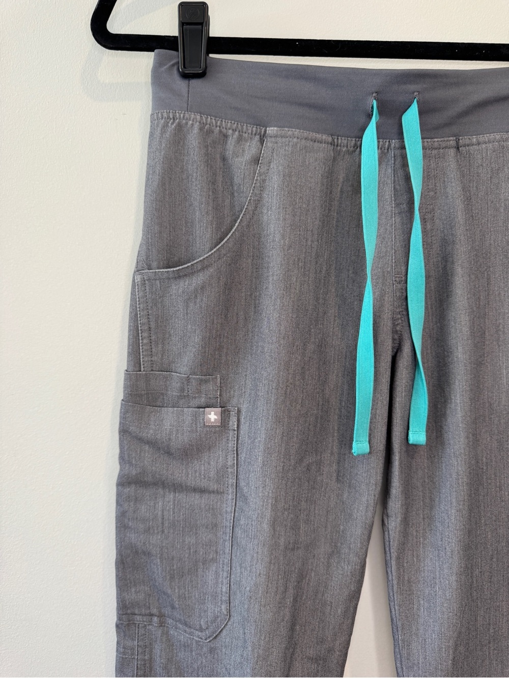 Figs Kade Cargo Scrub Pants Graphite XS - Picture 2 of 5